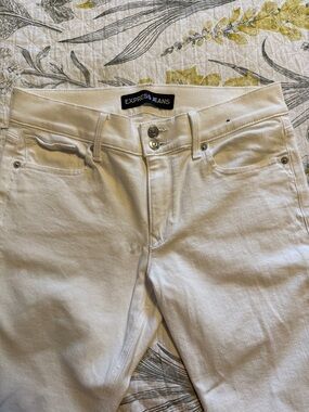 Express White Ankle Crop Jeans size 10 R mid rise legging
